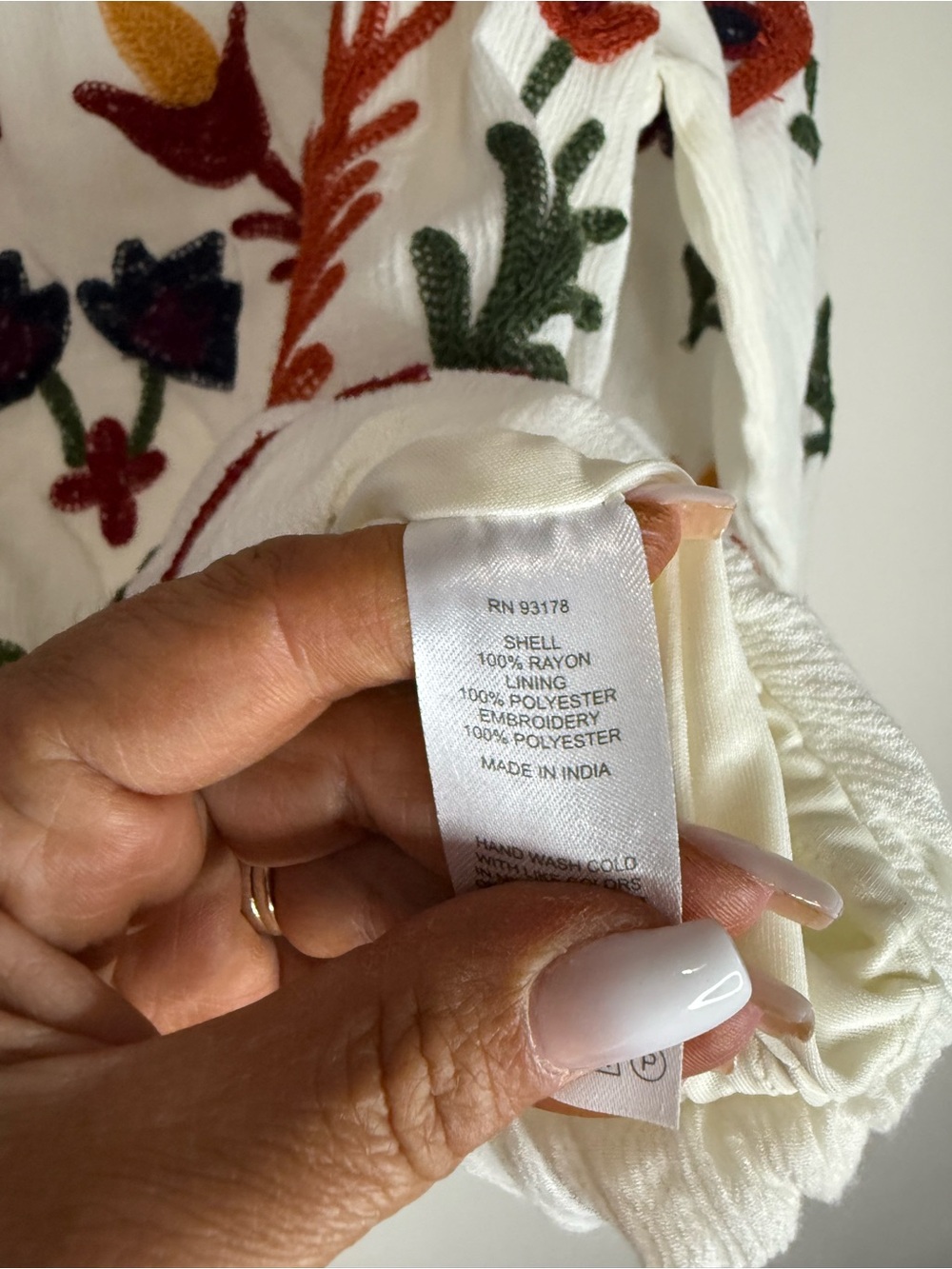 Laurie Felt Boho Embroidered White Peasant top Multicolor Floral size medium - Picture 6 of 13